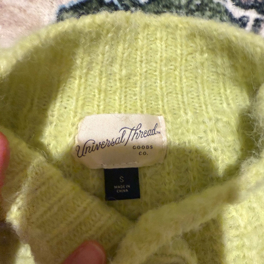 Universal Thread Light Green V-Neck Sweater - Picture 4 of 5